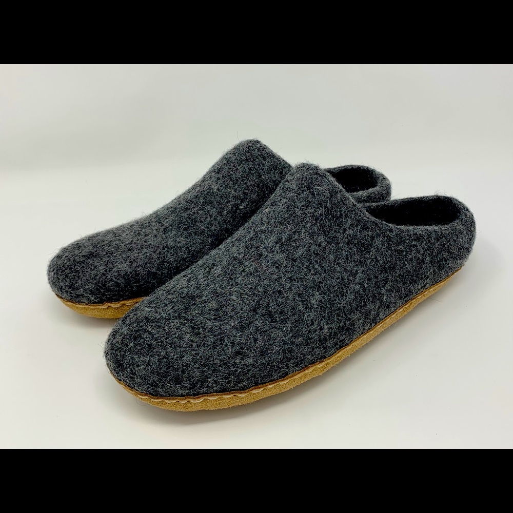 Woolen’ Men’s hand crafted double felted slippers